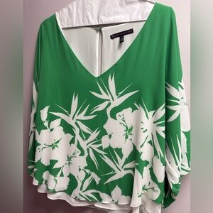 NWOT White House Black Market Green + White Tropical Paradise Blouse Women’s XL